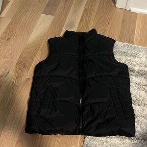 Boys L 10/12 black vest